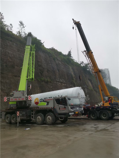 合川区“不怕风雨冻”—— 吊车的 “恶劣环境适应” 技术